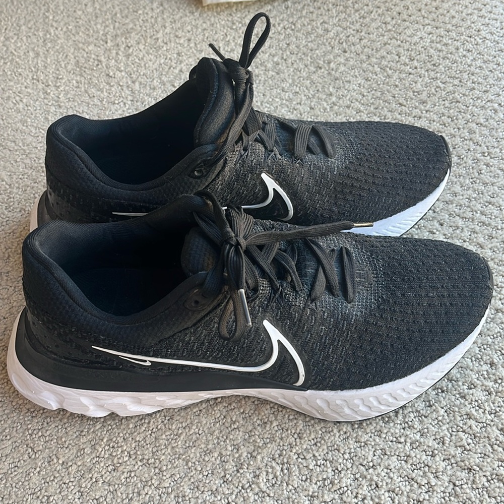 Nike Men’s 10.5 React Infinity Flyknit Running Shoes